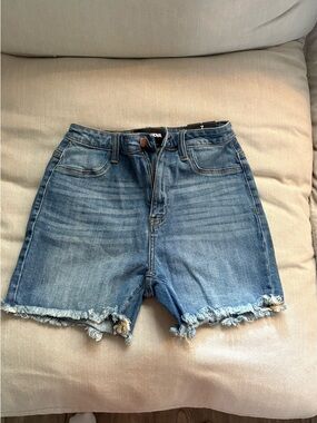 NWT Classic Frayed Hem Denim Shorts - Blue
